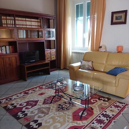 Appartamento Con Incantevole Vista Mare Ливорно Екстериор снимка