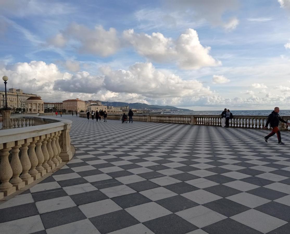 Appartamento Con Incantevole Vista Mare Ливорно Екстериор снимка