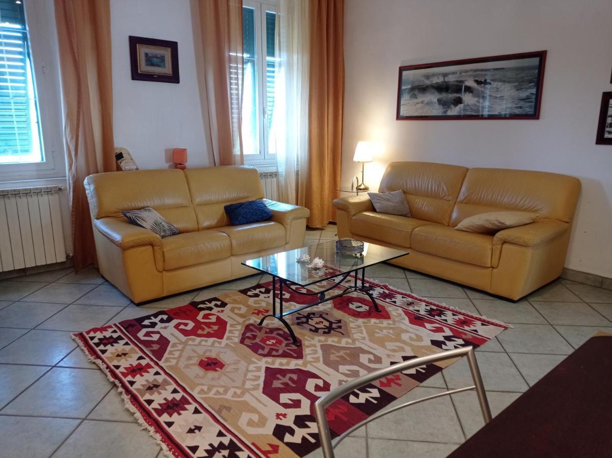 Appartamento Con Incantevole Vista Mare Ливорно Екстериор снимка
