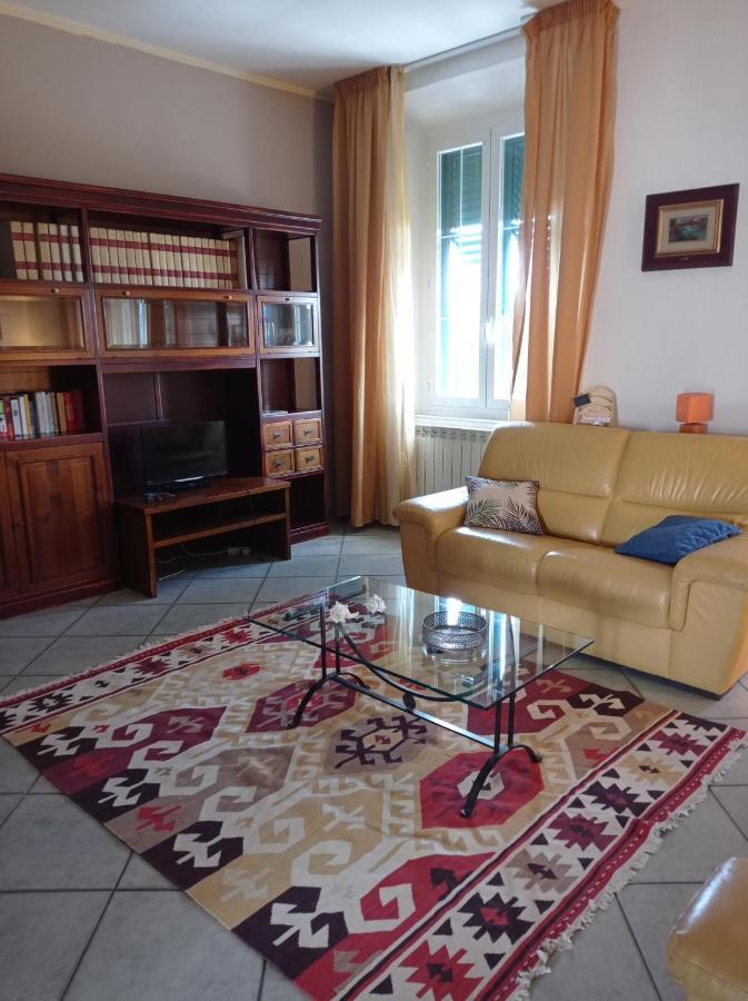 Appartamento Con Incantevole Vista Mare Ливорно Екстериор снимка