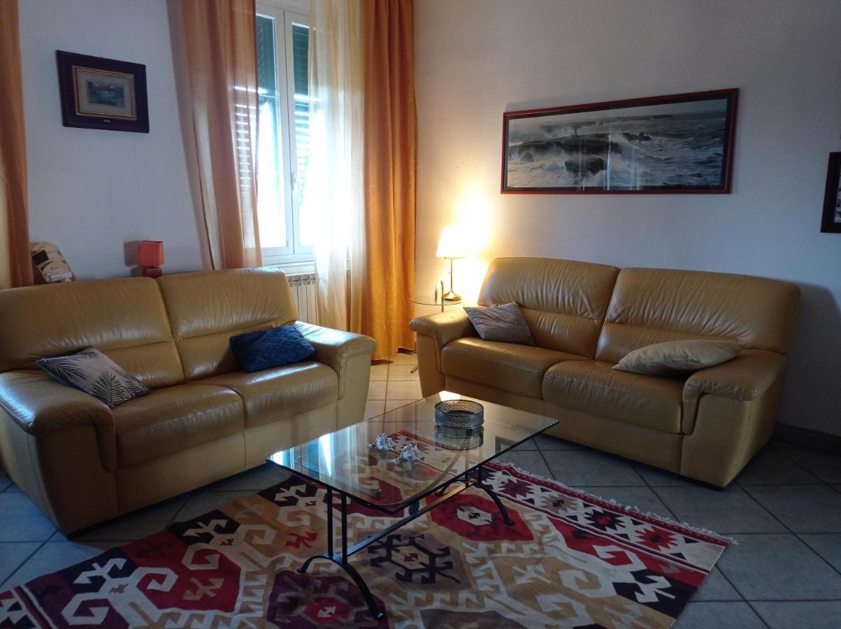 Appartamento Con Incantevole Vista Mare Ливорно Екстериор снимка