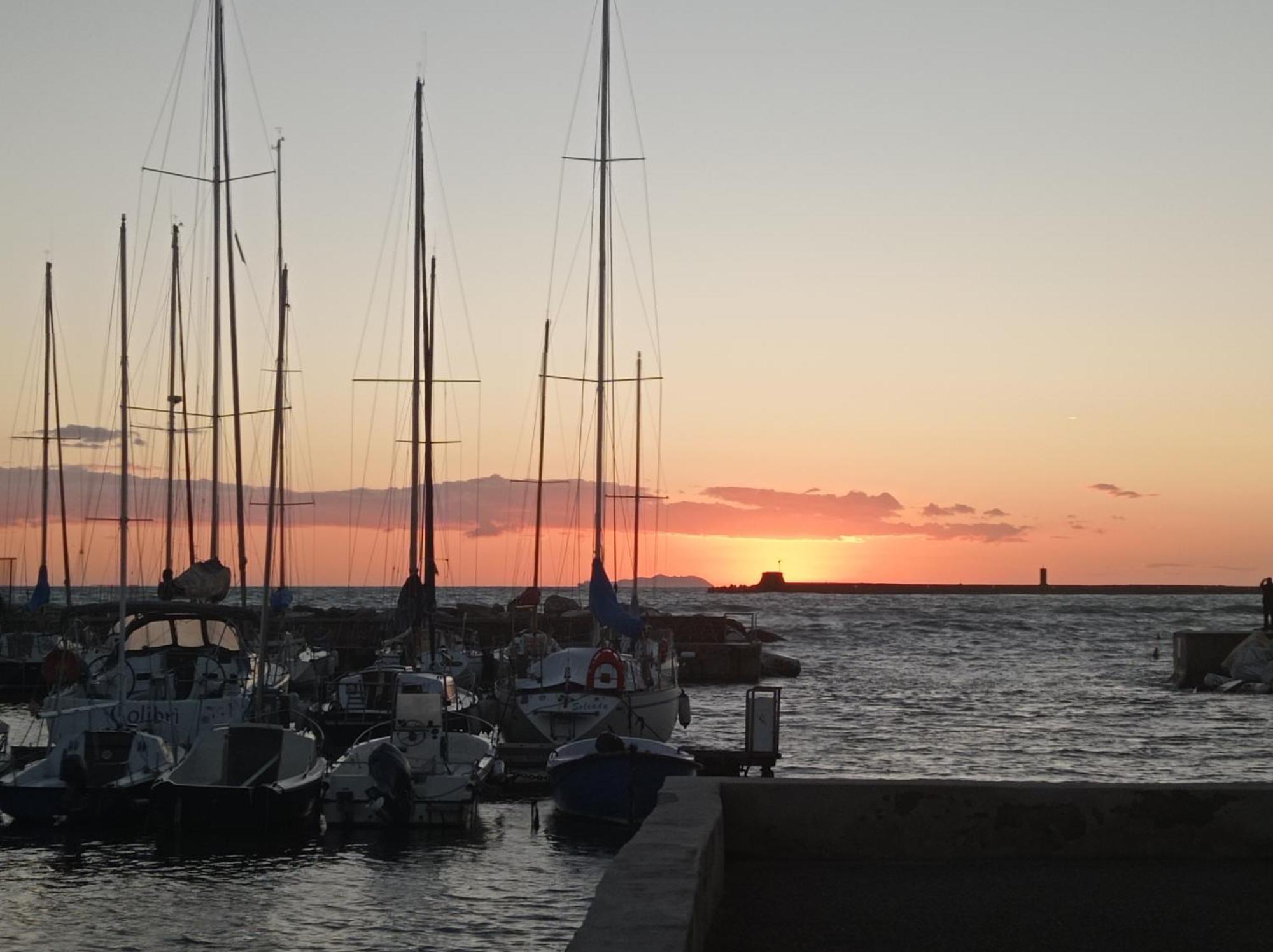 Appartamento Con Incantevole Vista Mare Ливорно Екстериор снимка